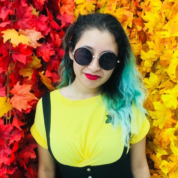 Meet your Posher, Crystal - Picture 1 of 1